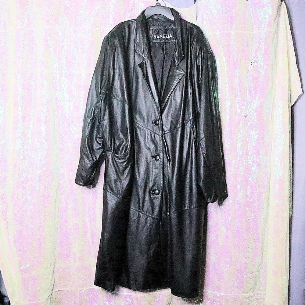 VINTAGE LEATHER TRENCH COAT 22W Venezia Black Halloween Goth Fall Winter Long - Picture 11 of 12